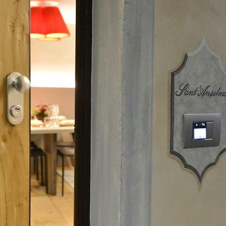 Le Reve Charmant Apartments - Via Sant'Orso,2 أَويستا المظهر الخارجي الصورة
