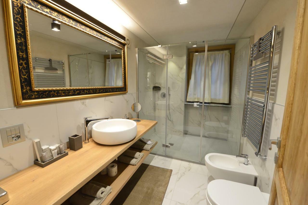Le Reve Charmant Apartments - Via Sant'Orso,2 أَويستا المظهر الخارجي الصورة