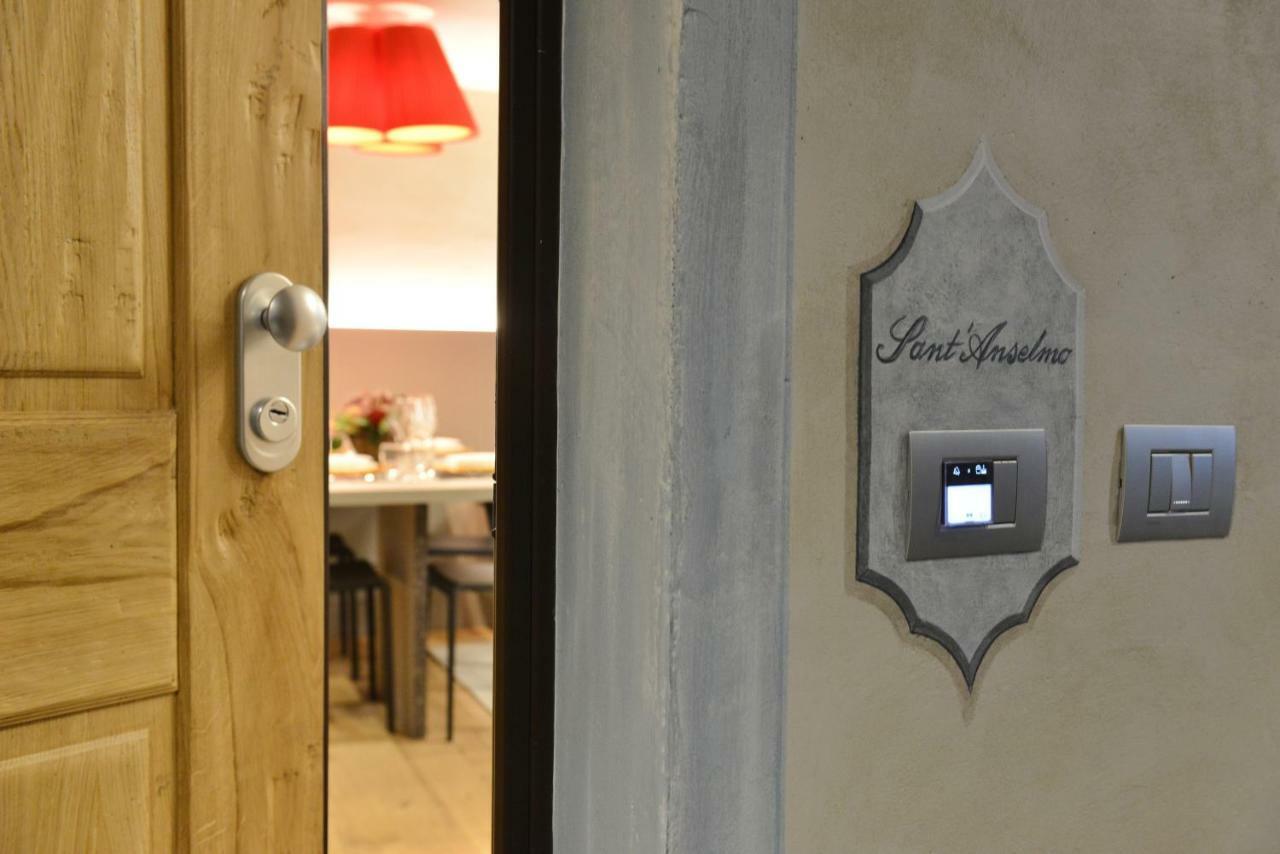 Le Reve Charmant Apartments - Via Sant'Orso,2 أَويستا المظهر الخارجي الصورة
