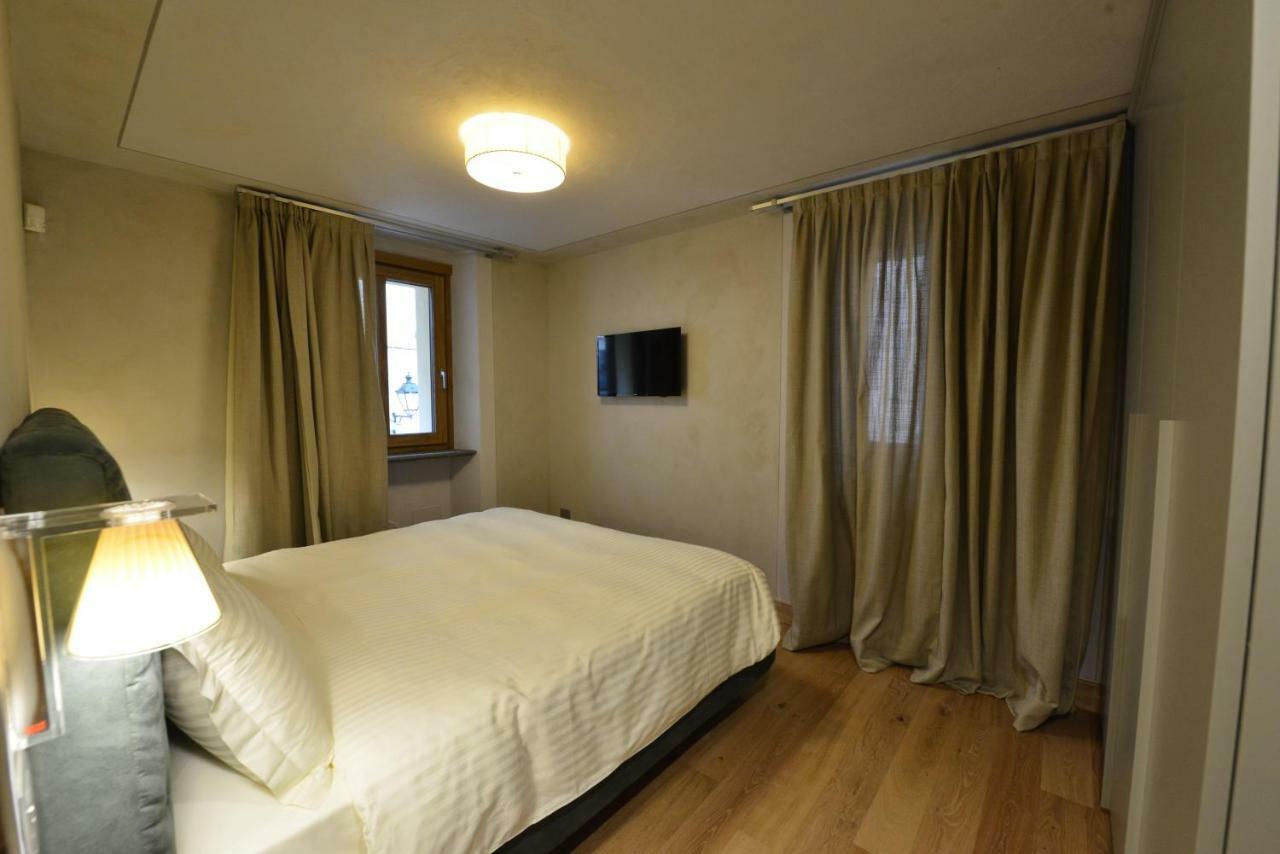 Le Reve Charmant Apartments - Via Sant'Orso,2 أَويستا المظهر الخارجي الصورة