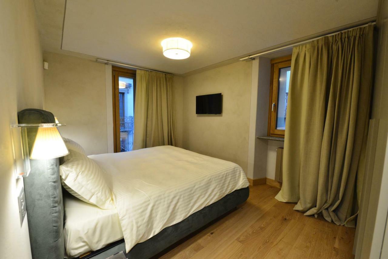 Le Reve Charmant Apartments - Via Sant'Orso,2 أَويستا المظهر الخارجي الصورة