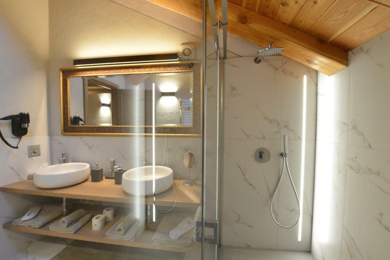 Le Reve Charmant Apartments - Via Sant'Orso,2 أَويستا المظهر الخارجي الصورة