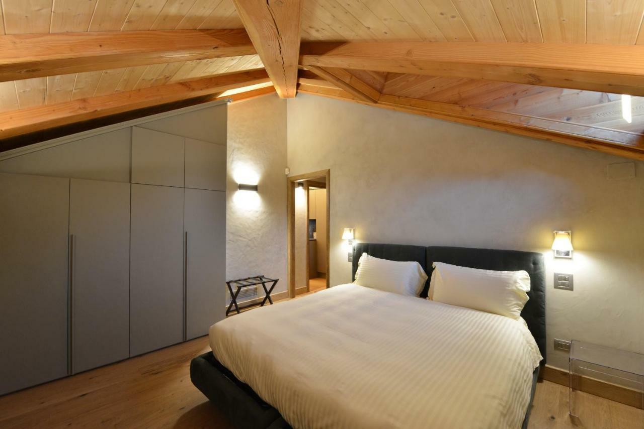 Le Reve Charmant Apartments - Via Sant'Orso,2 أَويستا المظهر الخارجي الصورة