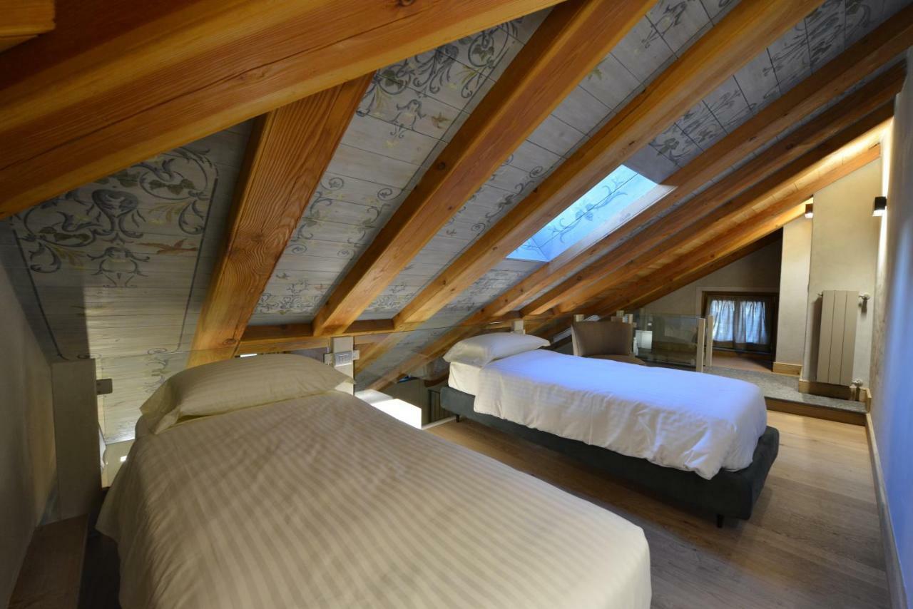 Le Reve Charmant Apartments - Via Sant'Orso,2 أَويستا المظهر الخارجي الصورة